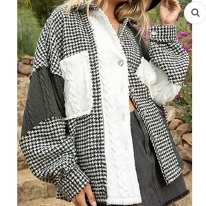 POL Black and White Houndstooth Teddy Jacket Size Small